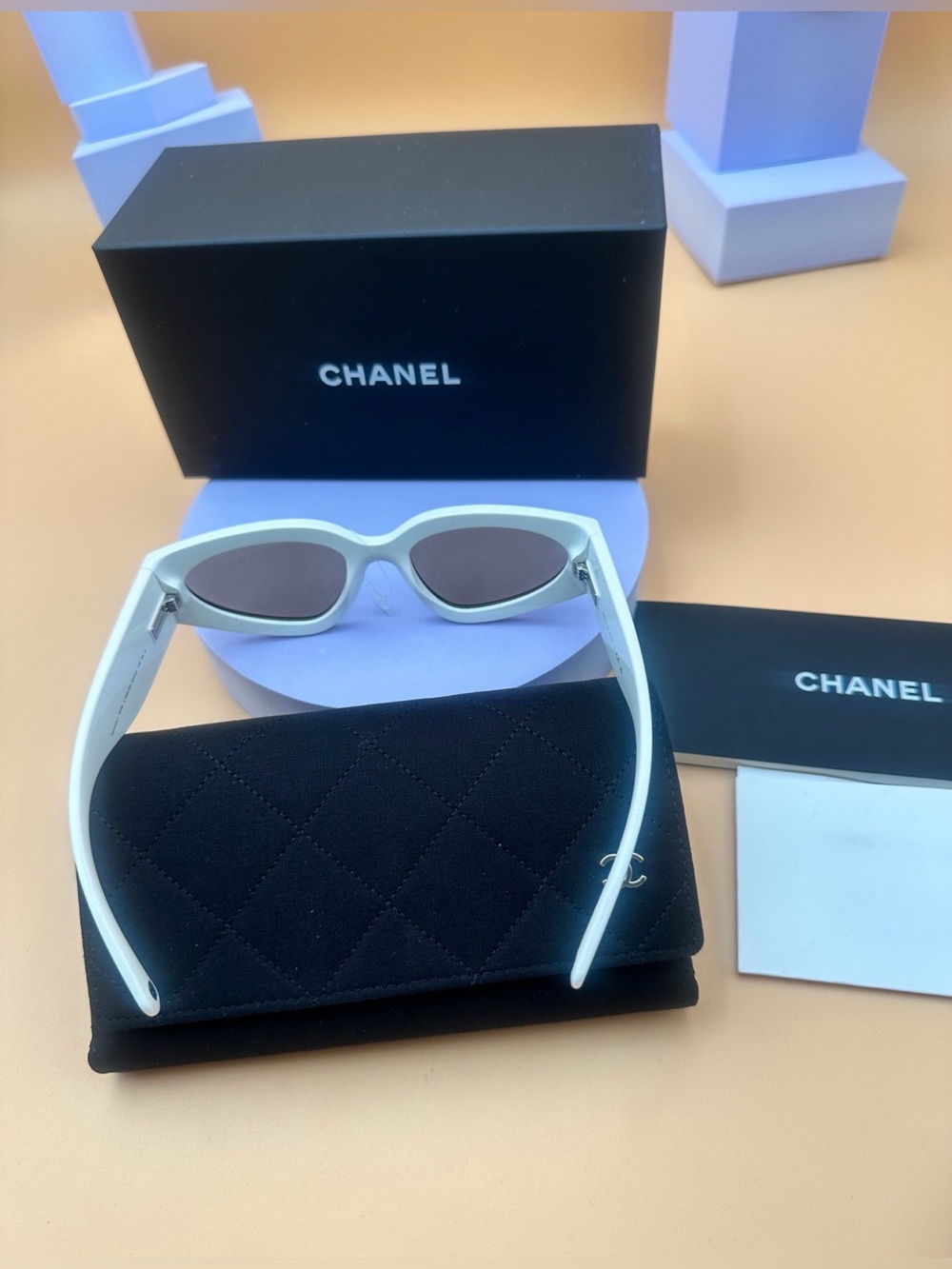 CHANEL Two-Tone Cat Eye Sunglasses in Black and White CH6056 - Picture 4 of 4
